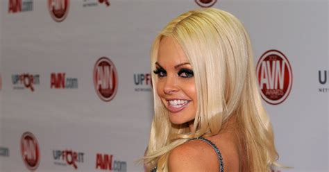 who is the tiniest porn star|Call ‘Em the Dirty Dozen: The 12 Most Popular Stars in Adult。